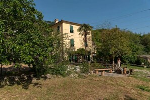 Property grounds - Romantic Family Home In The Countryside (Cicagna)