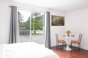 Desk, iron/ironing board, travel crib, free WiFi - Wanderlust | Studio Suite with Private Patio (Harrison Hot Springs)