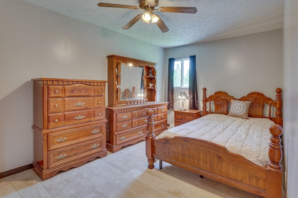 1 bedroom, bed sheets