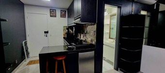 Cozy flat black Homeoffice 19th Floor