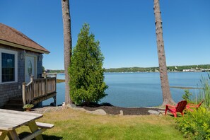 Property grounds - Beautiful River front 1 bedroom Cottage (Edgecomb)