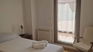 2 bedrooms, bed sheets