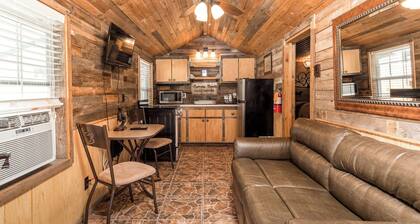 Quaint and Charming Cabin in Bandera - Cypress Trails Guesthouse