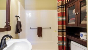 Unclassified image, 5 of 14, button - Miss Cathy's Guesthouse - Downtown Bandera (Bandera)