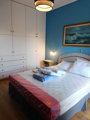 2 chambres, fer et planche à repasser, Wi-Fi, draps fournis
