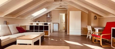 Estudio Deluxe | Muebles diferentes, escritorio y wifi gratis