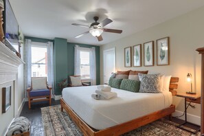 4 bedrooms, desk, iron/ironing board, travel cot