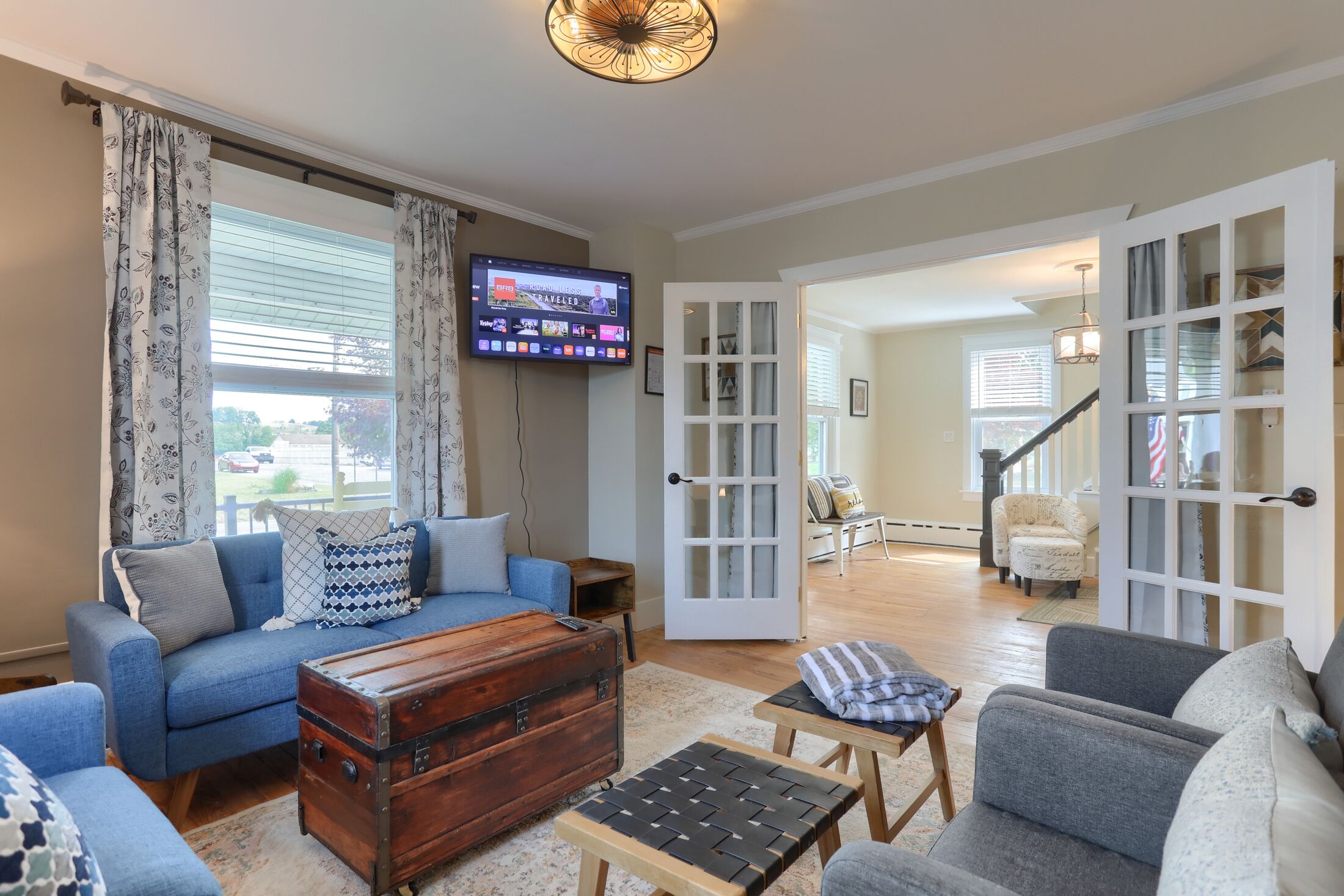 TV connectée, jeux vidéo, baby-foot, services de streaming