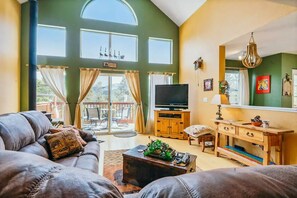 Smart TV, fireplace, DVD player - Large Mountain Cabin → Black Hawk -> Amazing Views (Black Hawk)