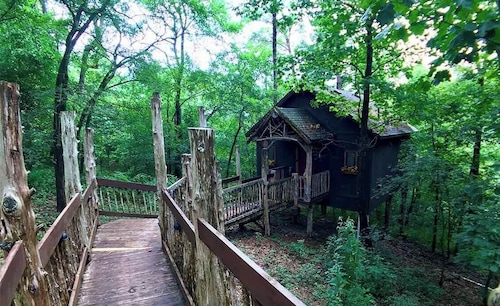 Winery Chateau Treehouse #12/ Oak Crest