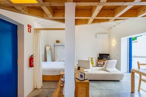 1 bedroom, free WiFi, bed sheets