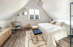 3 bedrooms, travel cot, free WiFi, bed sheets - Amazing home in Zirchow with sauna (Zirchow)