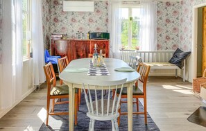 Dining - 2 bedroom gorgeous home in Hyltebruk (Hyltebruk)