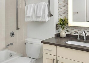 Doccia, asciugacapelli, asciugamani