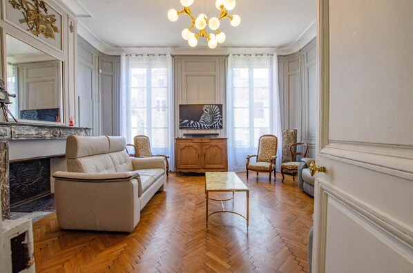 TV - Demeures des Grands Lacs de Champagne (BRIENNE LE CHATEAU)