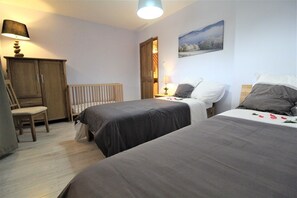 3 chambres, lit parapluie, Wi-Fi gratuit, draps fournis