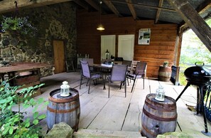 تناول الطعام بالخارج