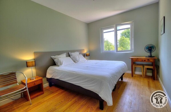 3 bedrooms, travel crib, free WiFi