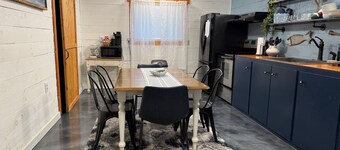 Atwood Lake family home. Pet friendly!