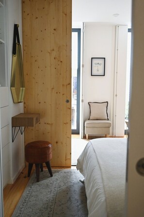 1 habitación, tabla de planchar con plancha, wifi y ropa de cama 