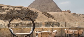Villa Khufu Pyramids Hotel