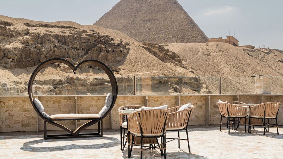 Villa Khufu Pyramids Hotel