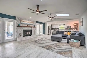 TV connectée, cheminée