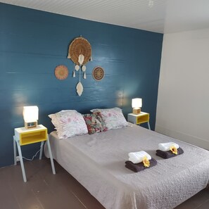 2 bedrooms, iron/ironing board, WiFi, bed sheets