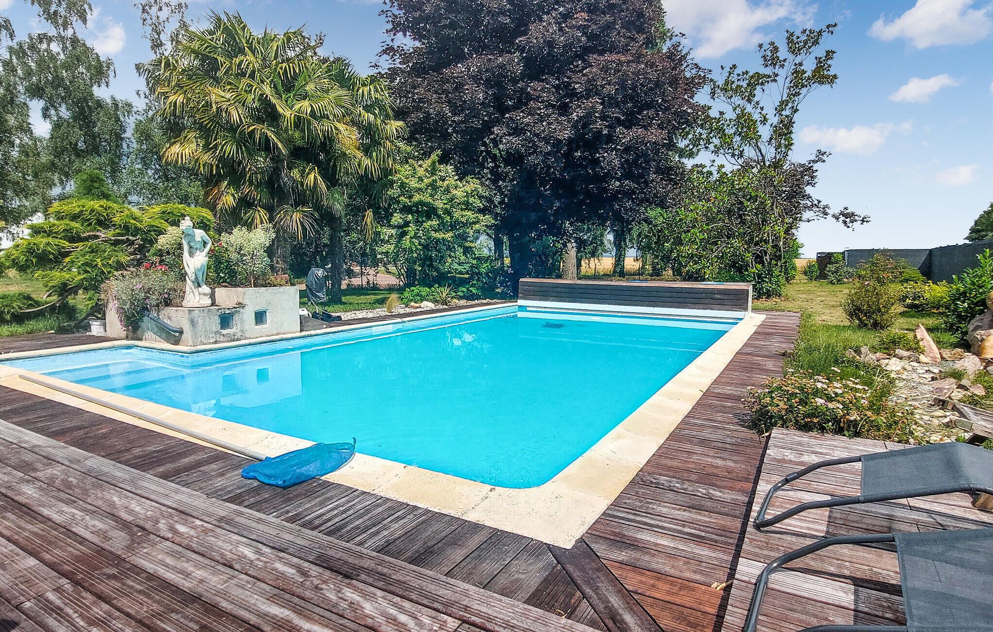 Een verwarmd zwembad