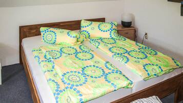 2 bedrooms, free WiFi, bed sheets