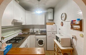 Fridge, oven, stovetop, coffee/tea maker - Awesome home in Torrevieja with kitchen (Torrevieja)