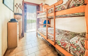 2 bedrooms, travel cot, free WiFi