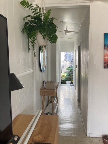 Cosy Room next to Waikiki 