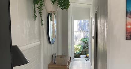 Cosy Room next to Waikiki