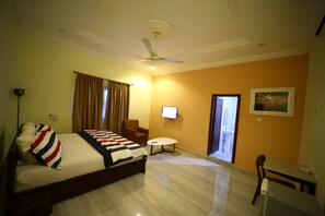 1 室のベッドルーム、低刺激性寝具、客室ごとに異なるインテリア、デスク