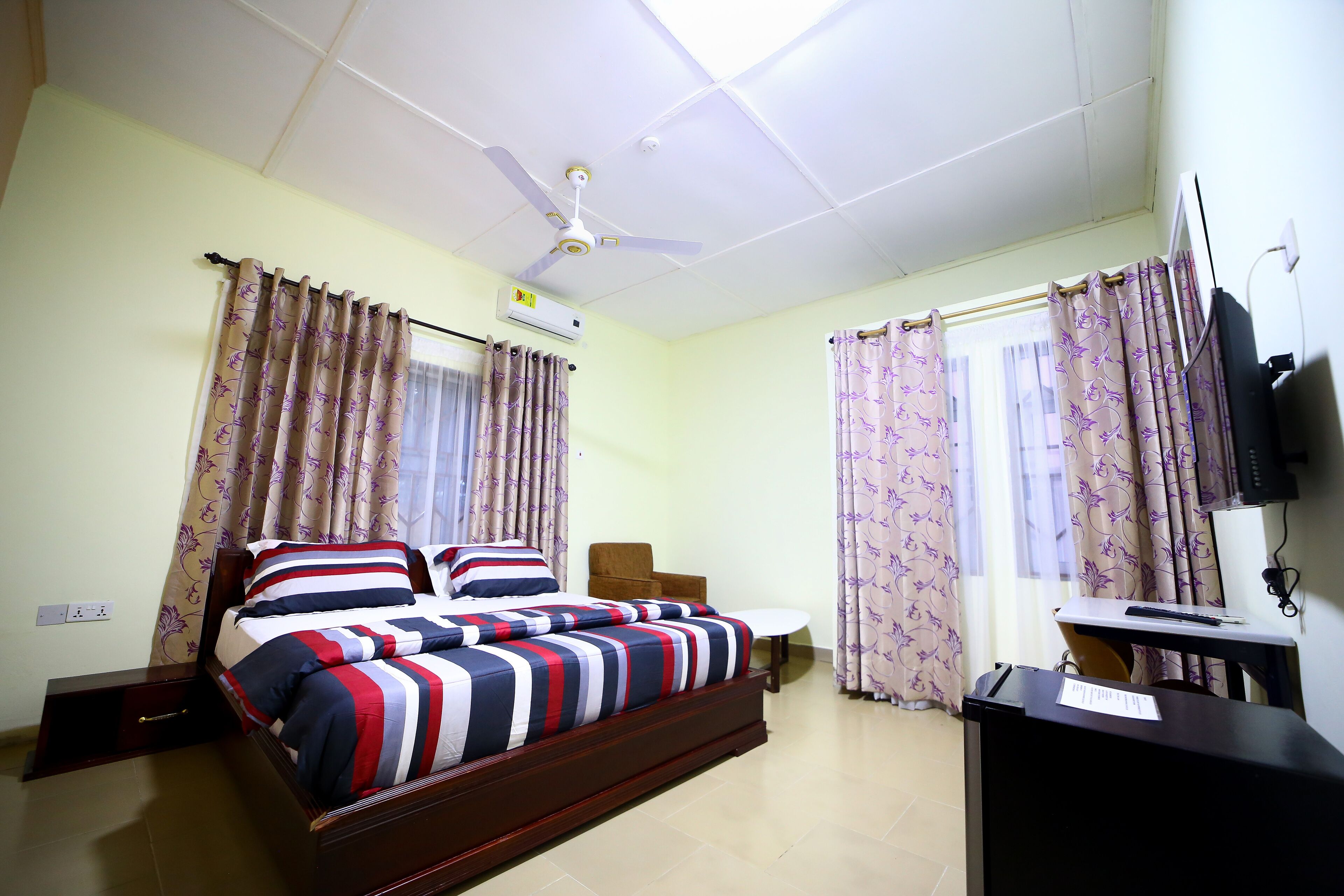 Habitación económica | 1 habitación, ropa de cama hipoalergénica y muebles diferentes 