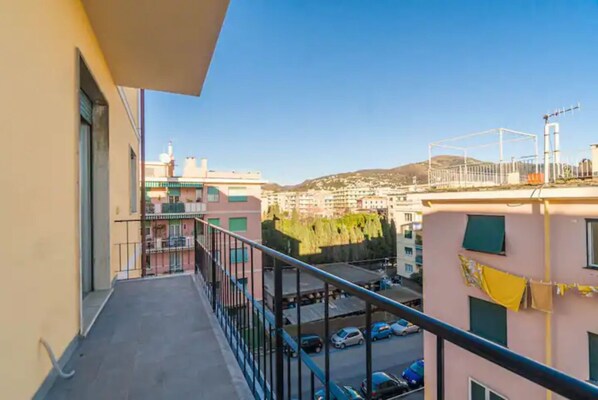 Property grounds - Elegant and bright apartment steps from Boccadasse on the sea in Genova. (Genova)