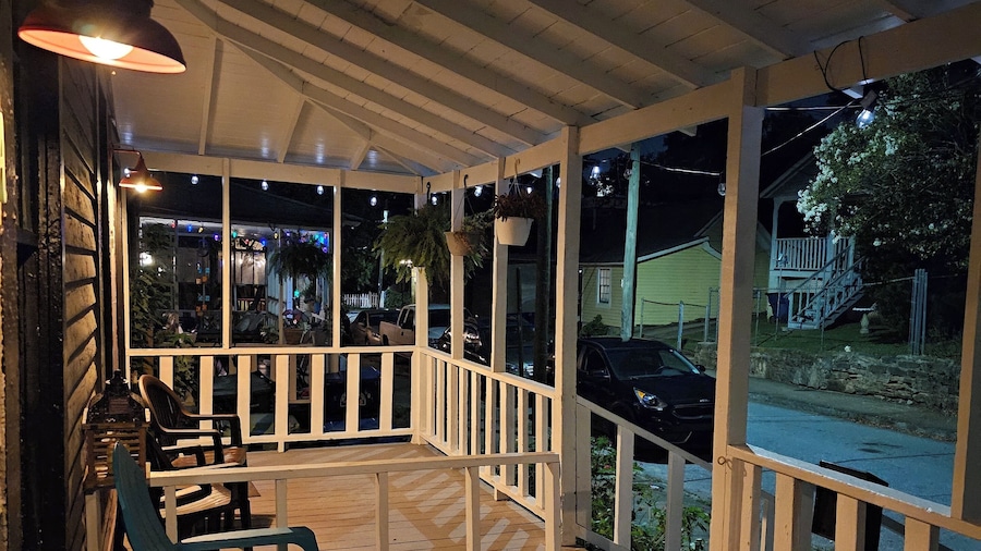 4 Minutes to Downtown by the Atlanta Beltline Trail in the Cabbagetown Neighborhood