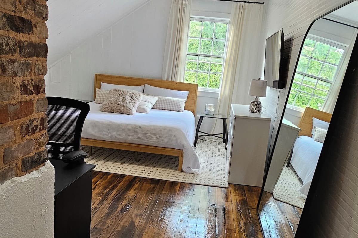Apartment B | 2 bedrooms, premium bedding, memory-foam beds, in-room safe