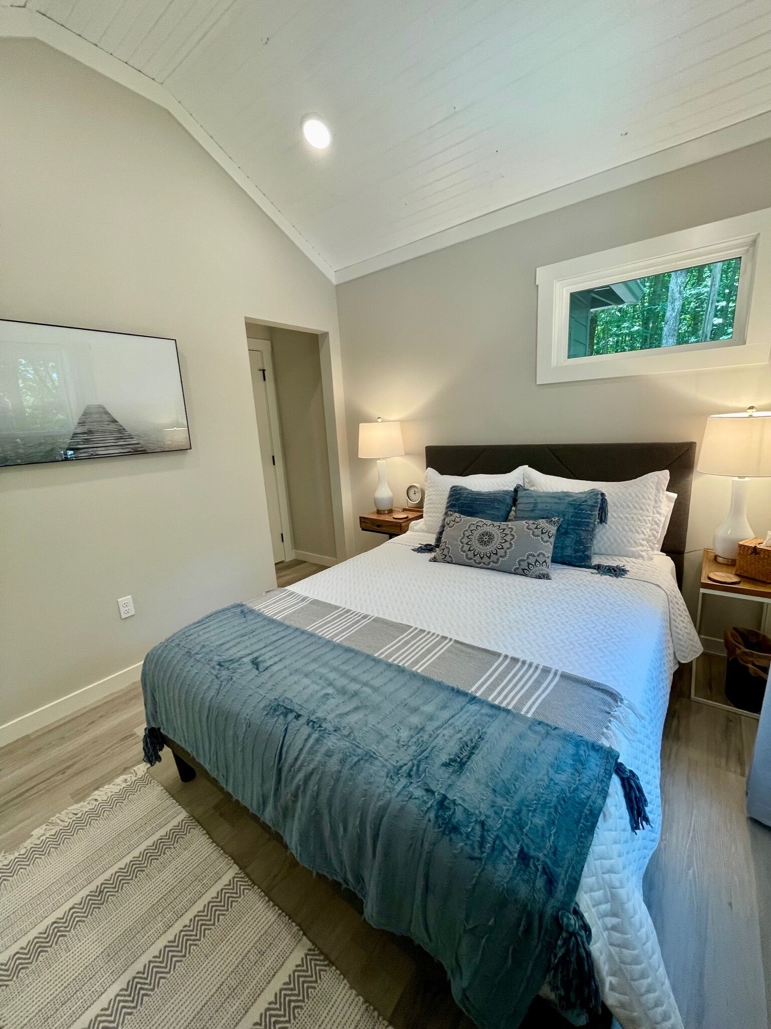 3 bedrooms, desk, free WiFi, bed sheets