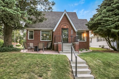 Bancroft House-Spacious, just remodeled & updated! New appliances, arcade games!