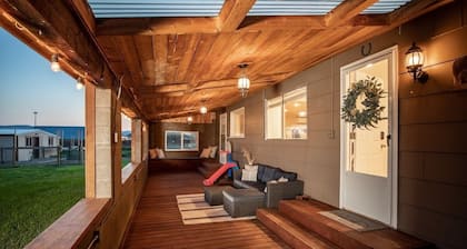 Cozy Pet-Friendly Cowboy House