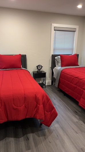 3 bedrooms, iron/ironing board, WiFi, bed sheets
