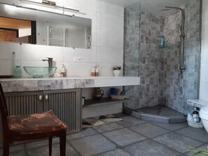 Shower, free toiletries, hair dryer, towels - Great views from "View" apartment in old Tbilisi center (T'bilisi)