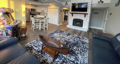 Breathtaking Lake & Pool Views, In Osage Beach!