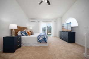 3 bedrooms, desk, iron/ironing board, free WiFi