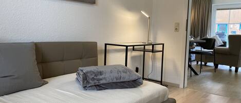 Télévision, table de tennis de table