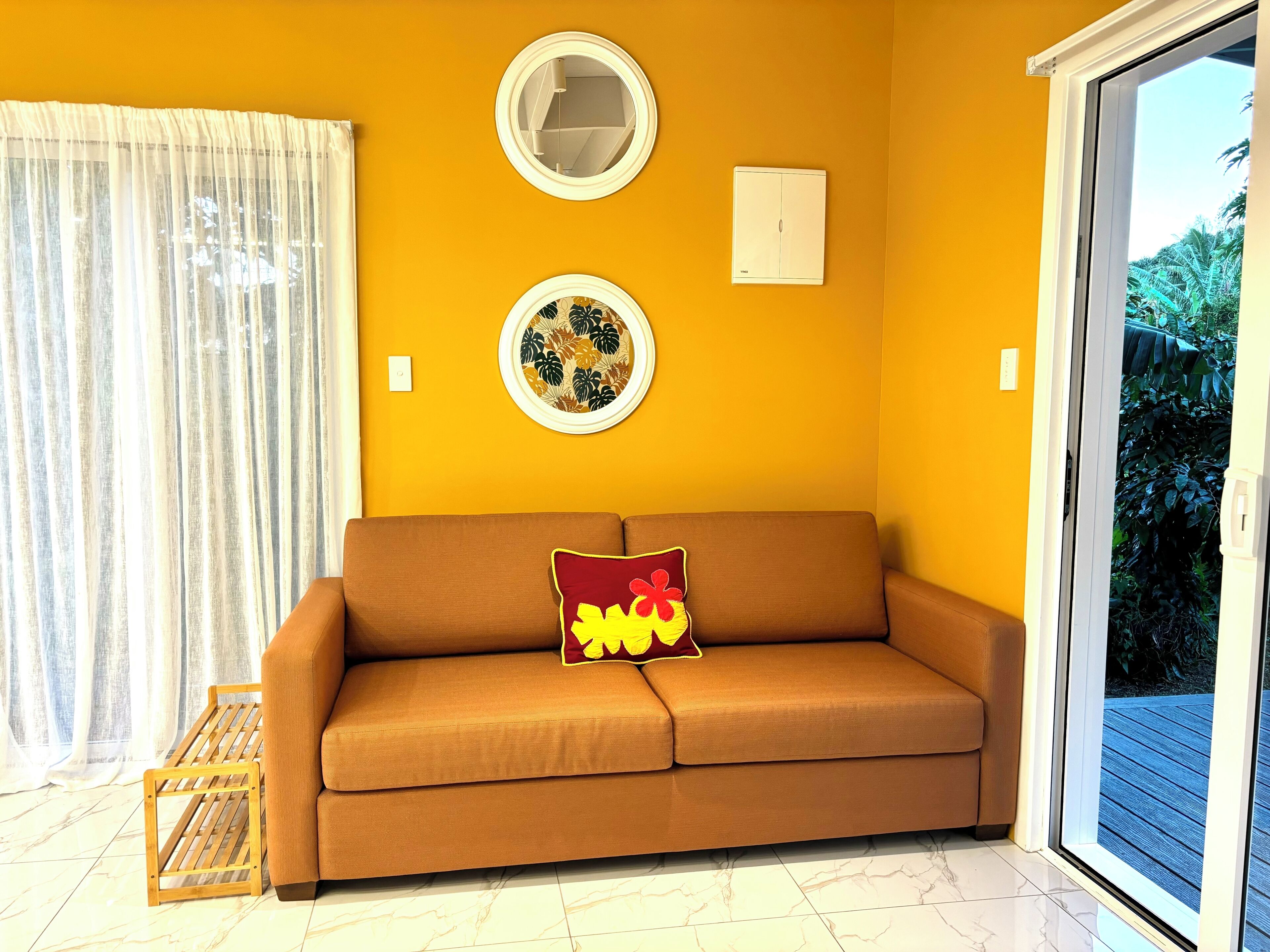 Kirjoja, tietokoneen näyttö