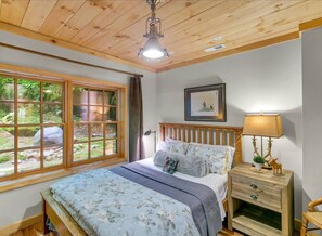 4 多间卧室、办公桌、熨斗/熨衣板、旅行婴儿床