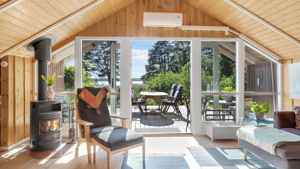 Unclassified image, 1 of 23, button - Beautiful summer house with a magnificent view (Ølsted)